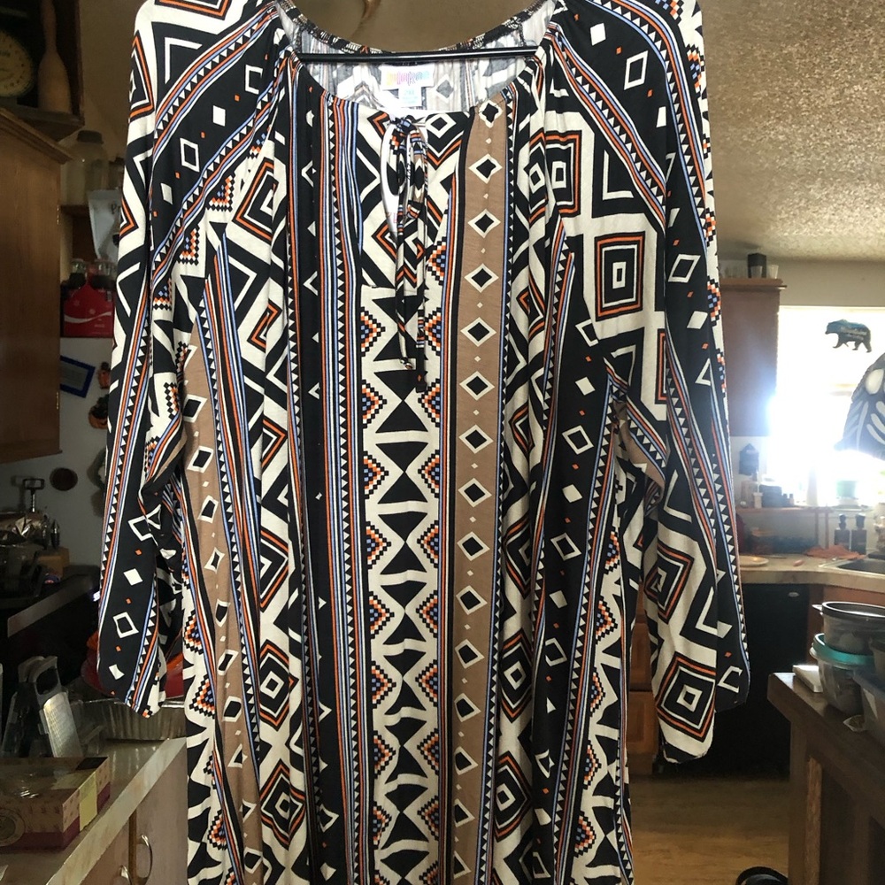 LuLaRoe Debra Geometric Patterned Tunic Top with 3/4 sleeve tie at neck 2Xl  NWT